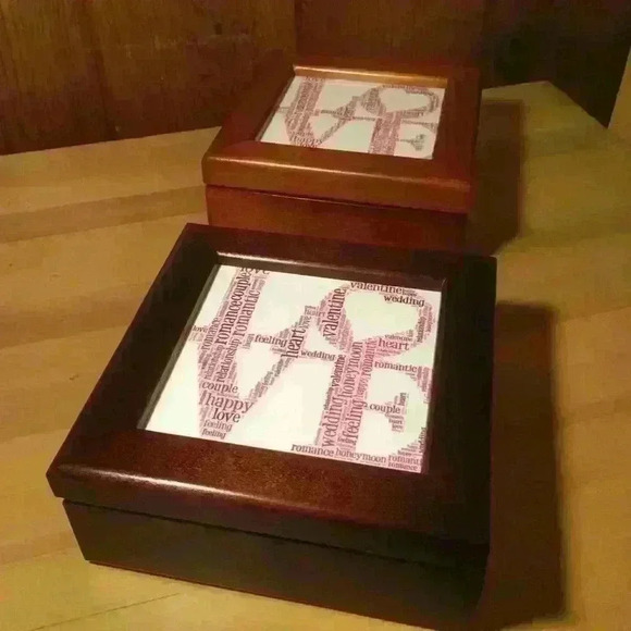 Roses or LOVE Jewelry/ Keepsake box - Picture 8 of 9